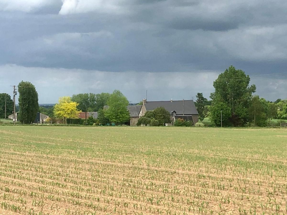 Welcoming And Peaceful Bed And Breakfast Fougerolles-du-Plessis Dış mekan fotoğraf