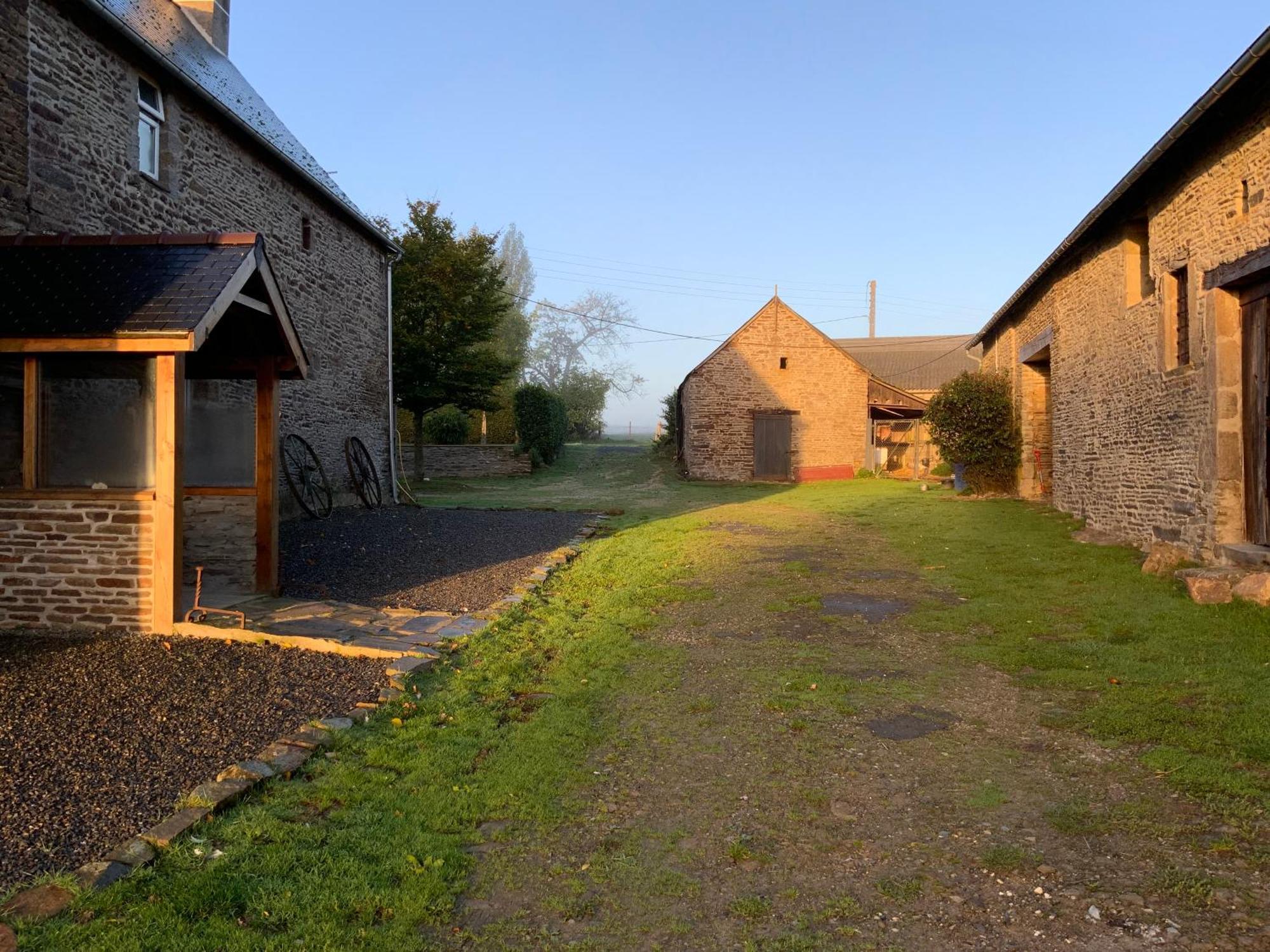 Welcoming And Peaceful Bed And Breakfast Fougerolles-du-Plessis Dış mekan fotoğraf